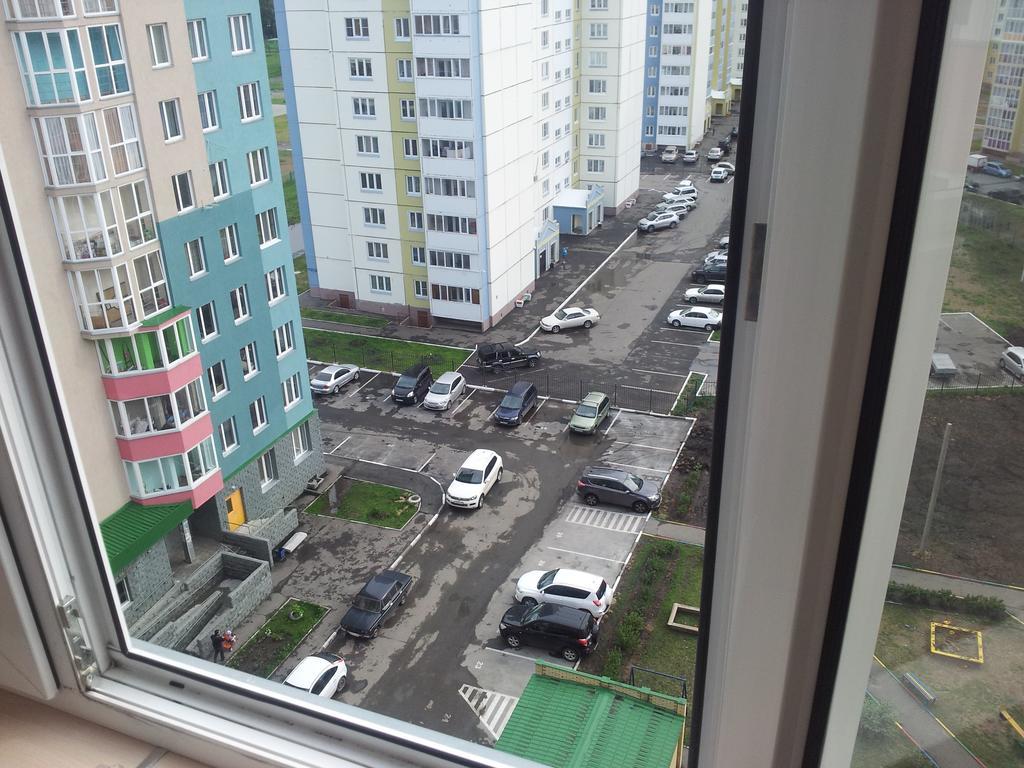 Apartment Na Bulvare Arhitektorov Omsk Exterior photo